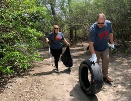 Dodge County Drug Court Participants Keeping Fremont Lakes State Recreation Area Beautiful