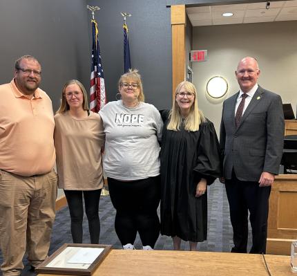 Problem-Solving Court Officer Kyle Hohnholt, graduate Erica, graduate Rebecca, Judge Rachel Daugherty, Justice Jason Bergevin.
